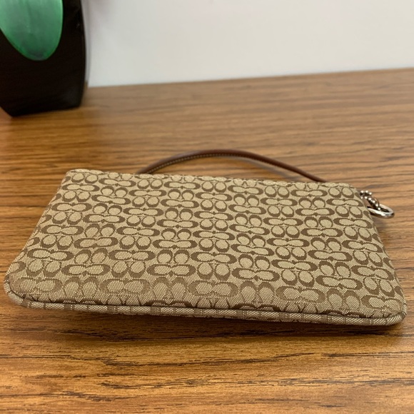 Coach - Purse - Picture 5 of 11